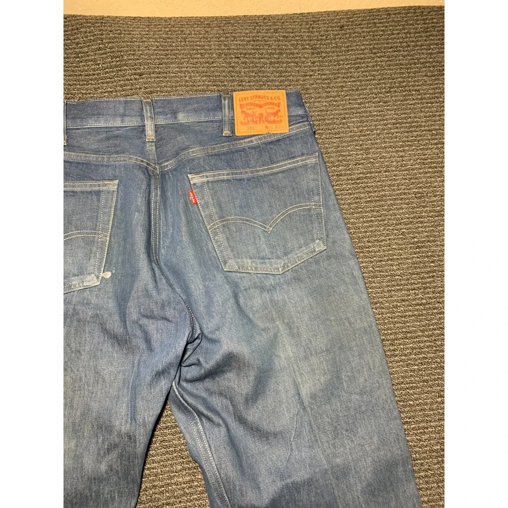 Levi Strauss 501 Men's Light Wash Button Fly Jeans W40x34